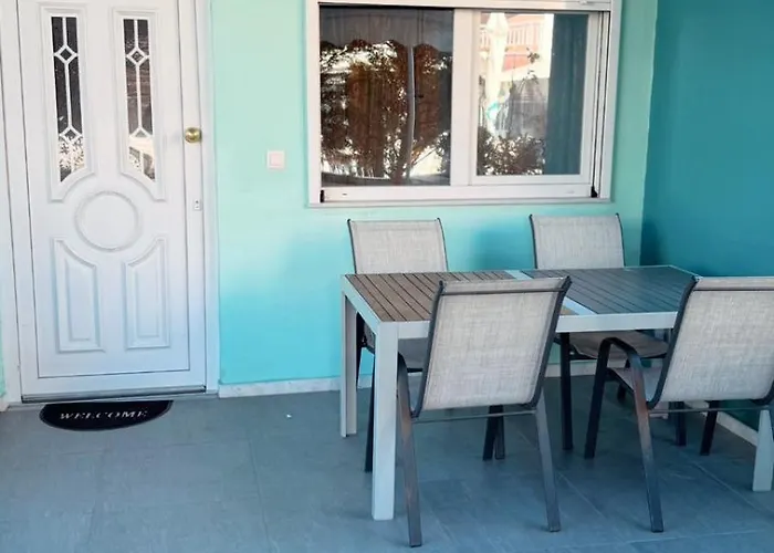 Apartment Near The Sea