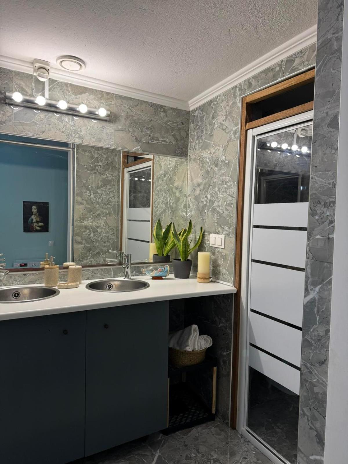 Apartament Near The Sea *